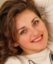 Alayna +971529711942